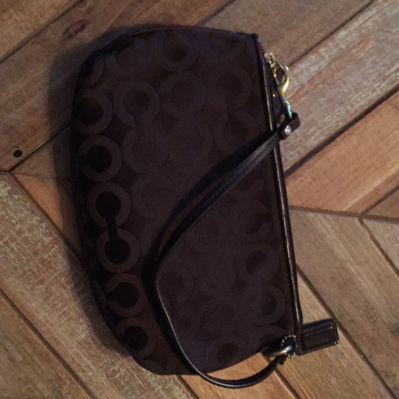 Small brown coach clutch - Picture 4 of 4